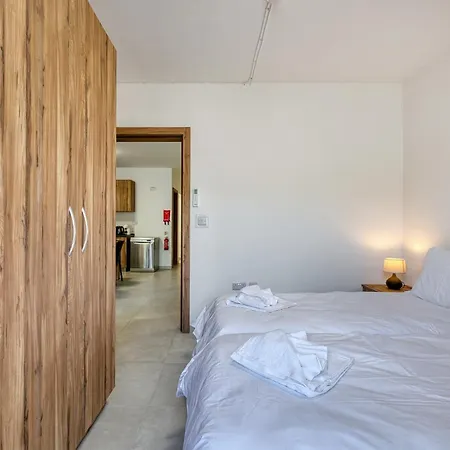New & Modern 2br Just Off The Seafront By Sf Homes San Pawl il-Baħar